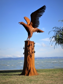 Huge eagle on tree sculpture